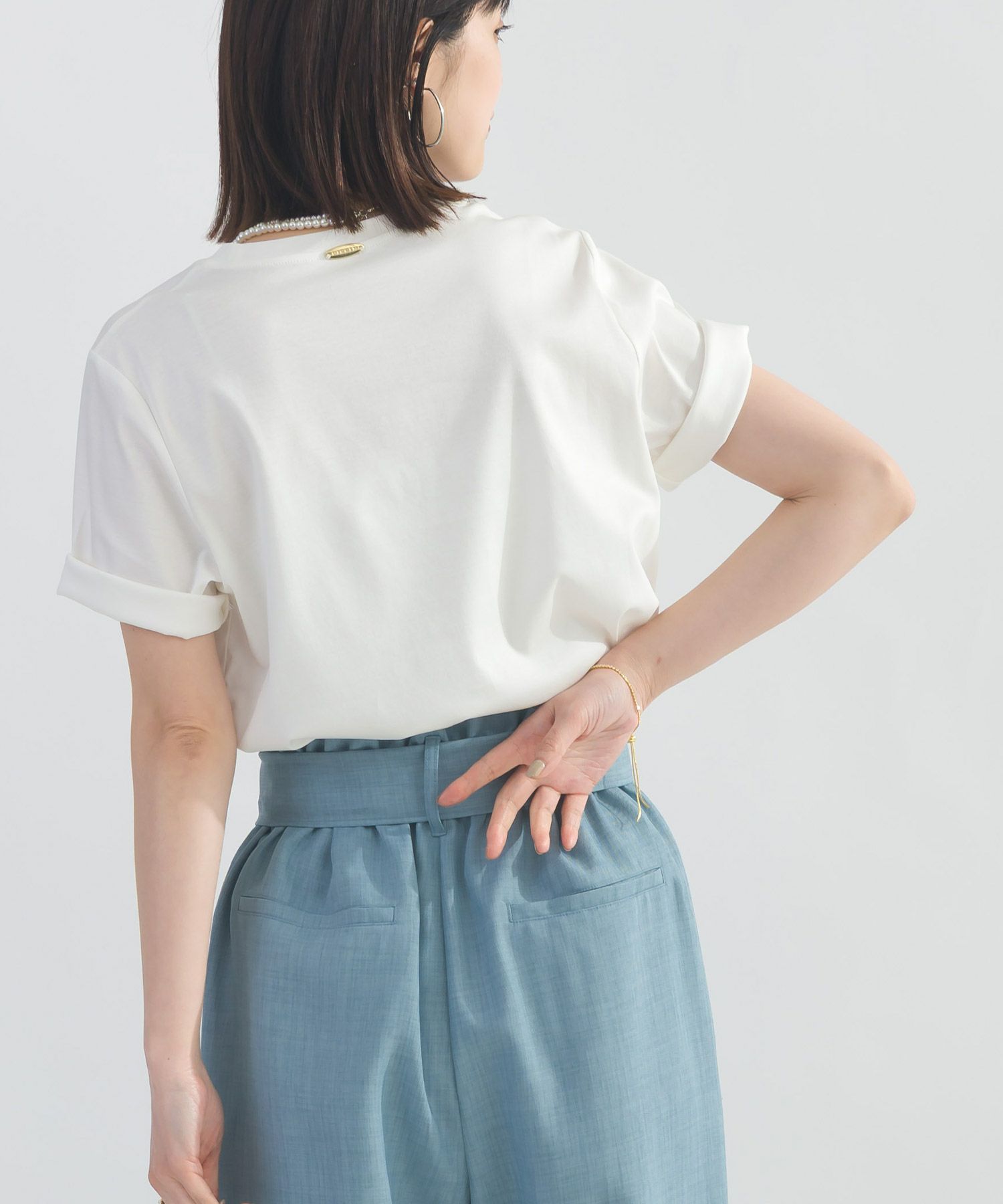 model：H162　着用サイズ：M　オフホワイト
