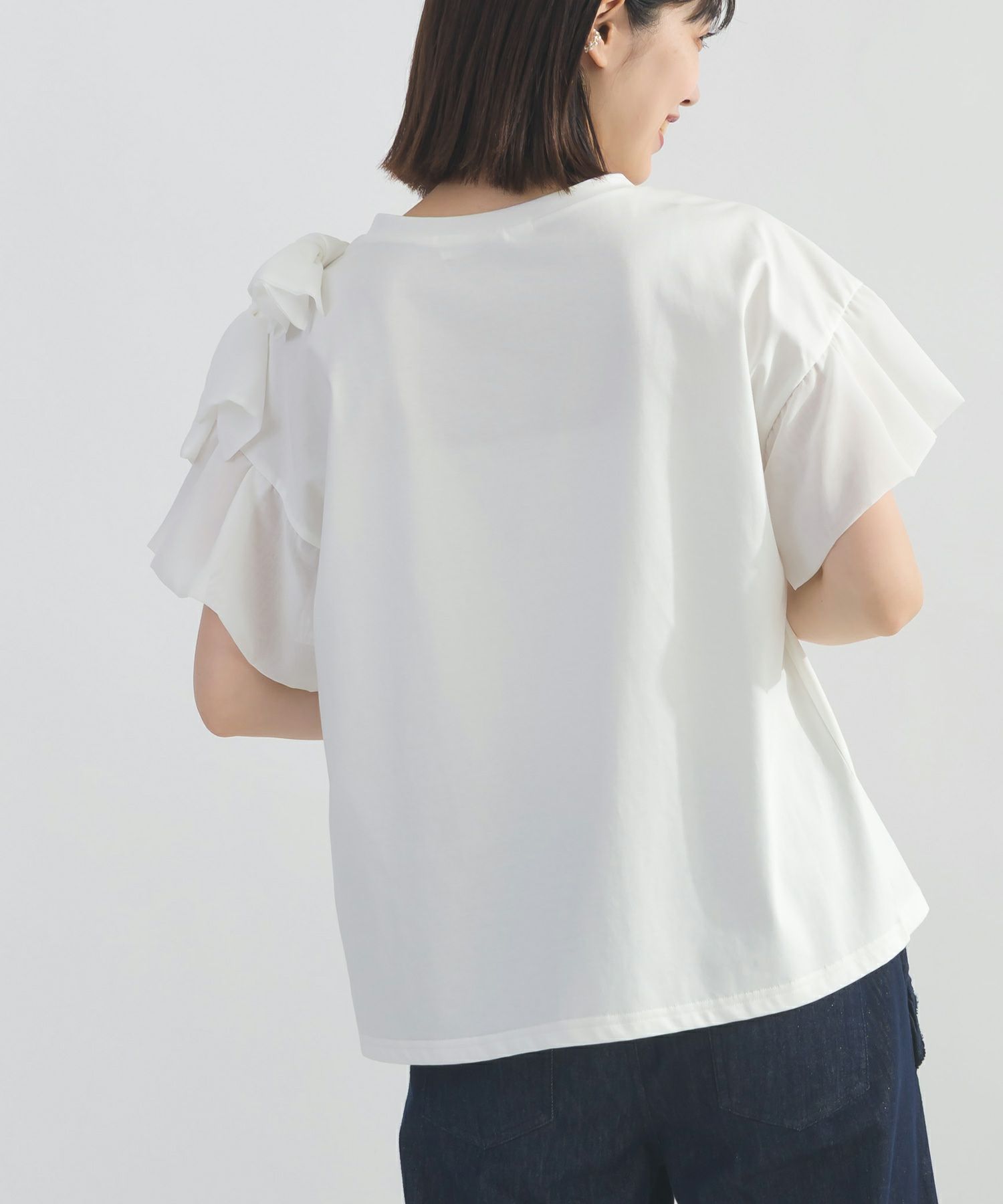 model：H162　着用サイズ：M　オフホワイト
