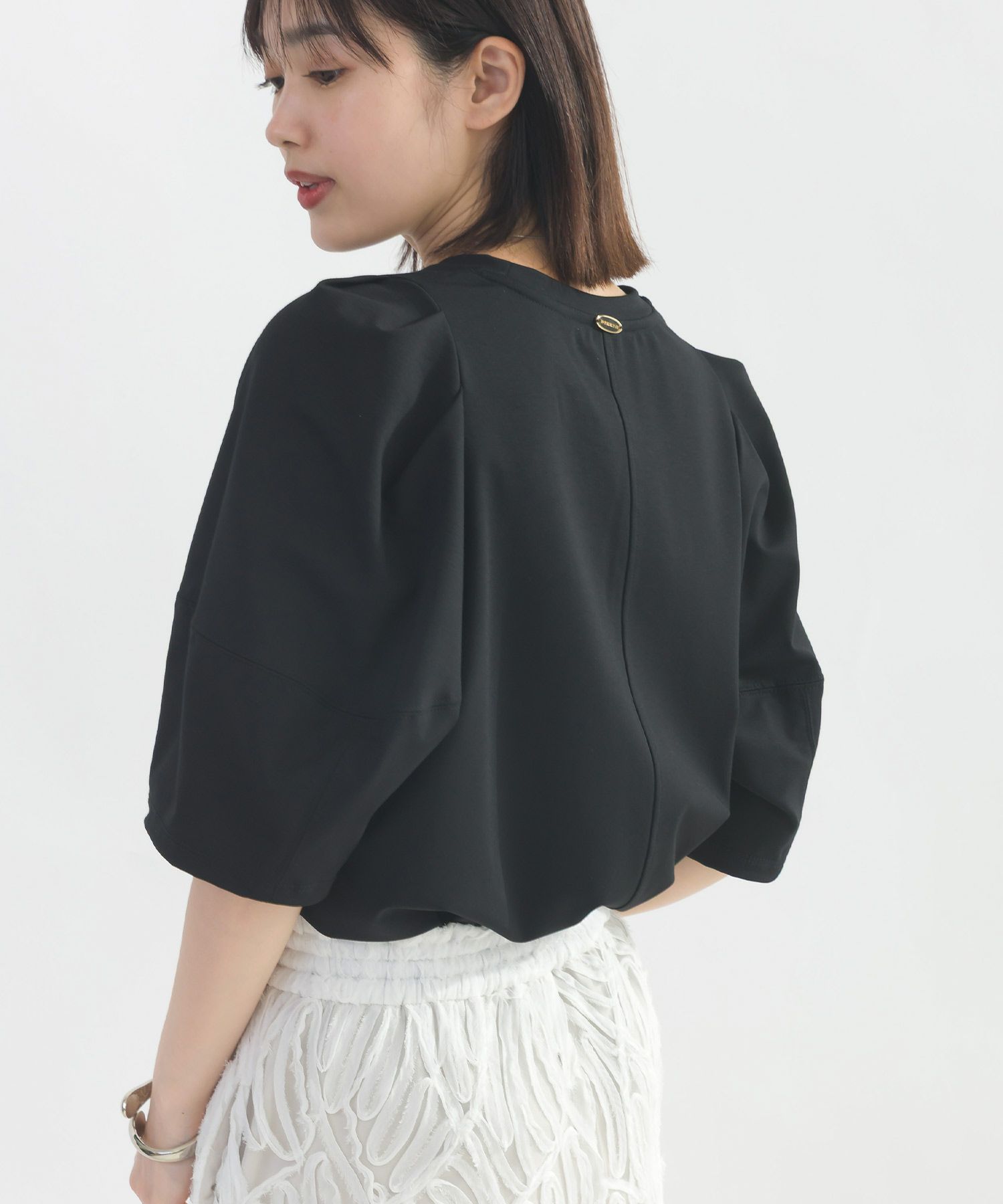 model：H162　着用サイズ：M　ブラック