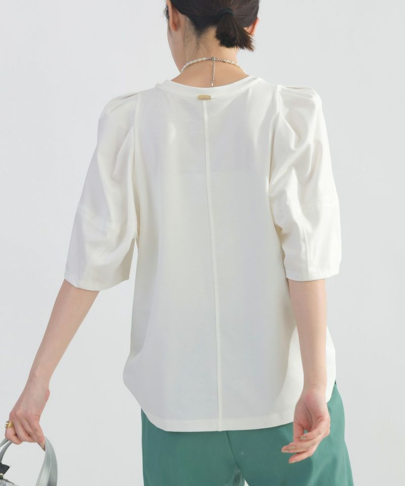 model：H162　着用サイズ：M　オフホワイト