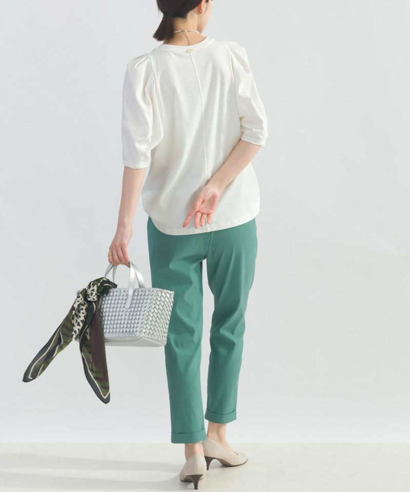 model：H162　着用サイズ：M　オフホワイト