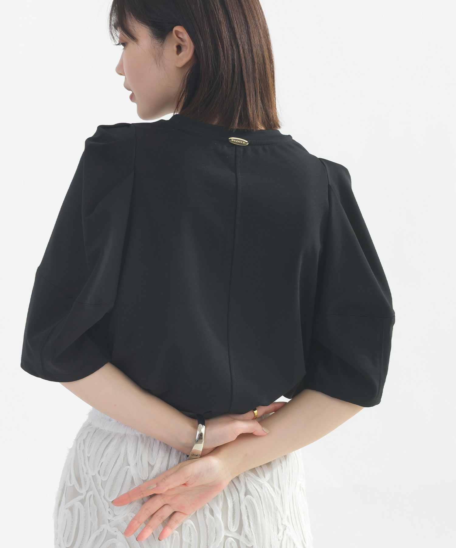 model：H162　着用サイズ：M　ブラック