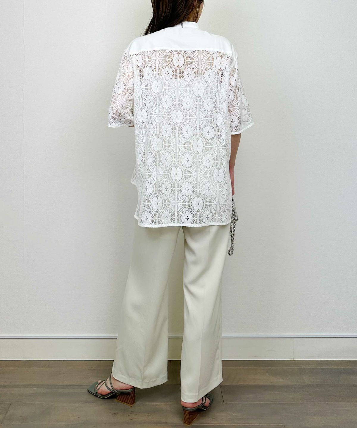 model：H164　着用サイズ：M　ベージュ