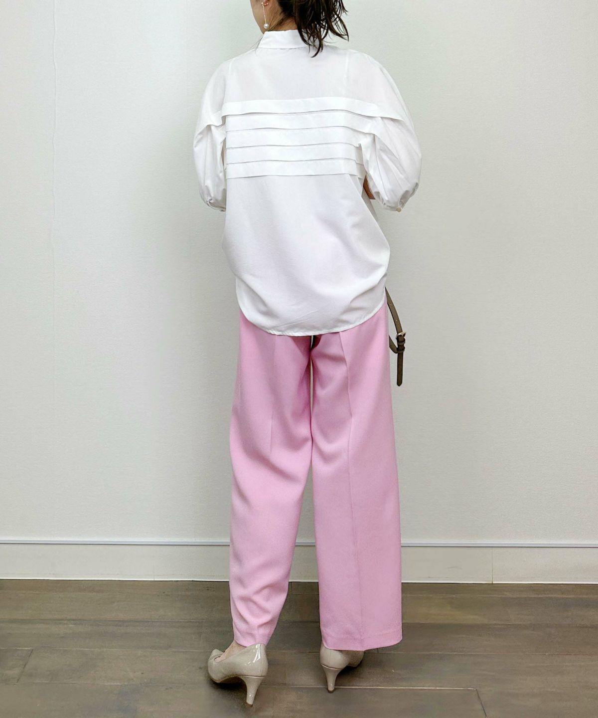 model：H164　着用サイズ：M　オフホワイト