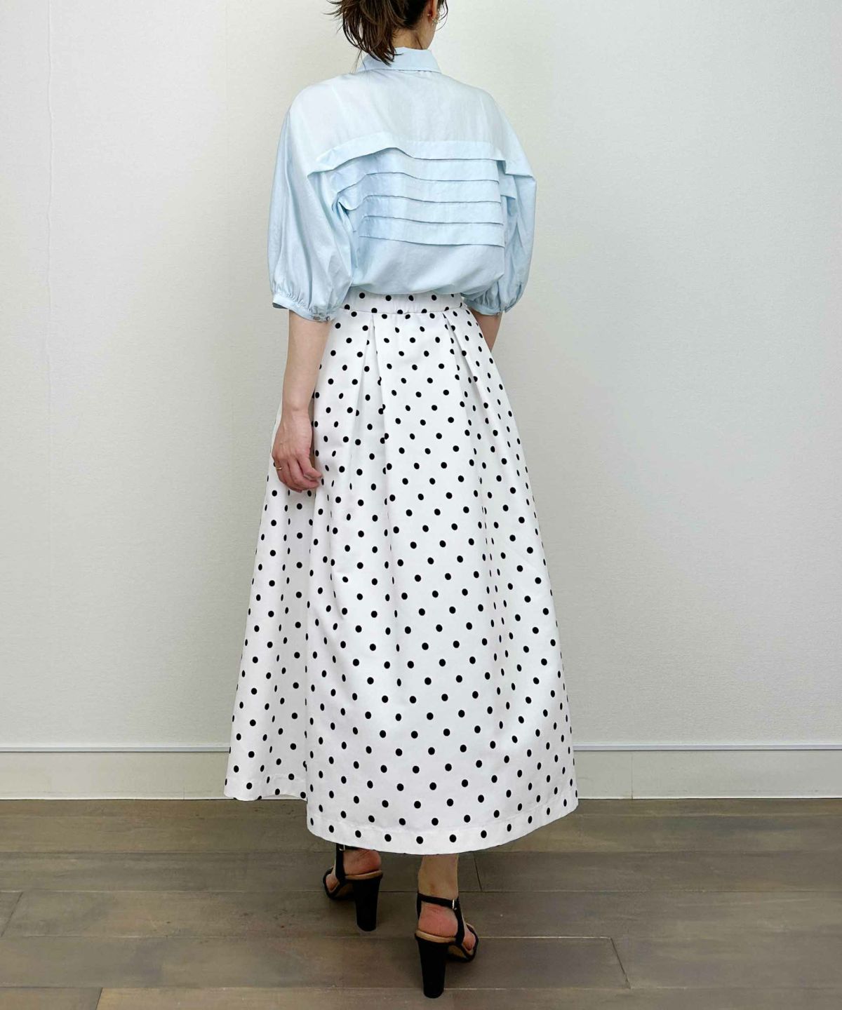 model：H164　着用サイズ：M　ブルー