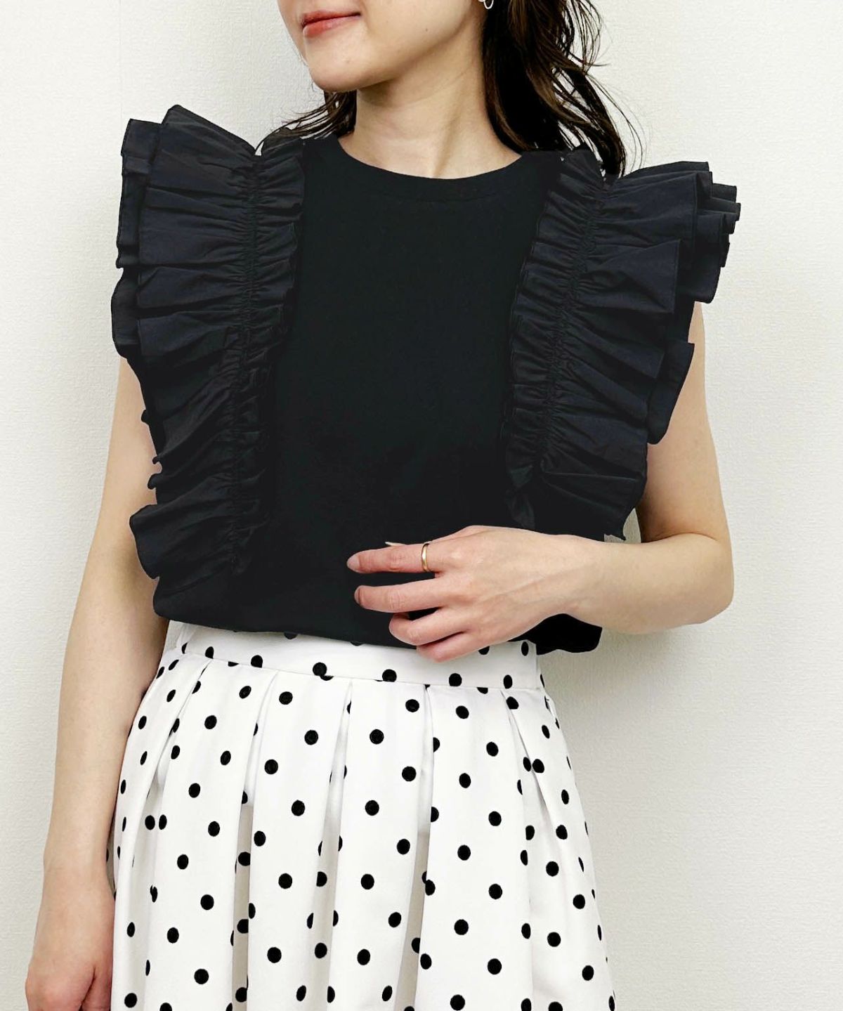 model：H164　着用サイズ：M　ブラック