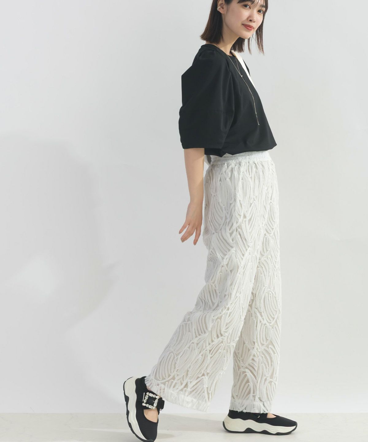 model：H162　着用サイズ：M　オフホワイト