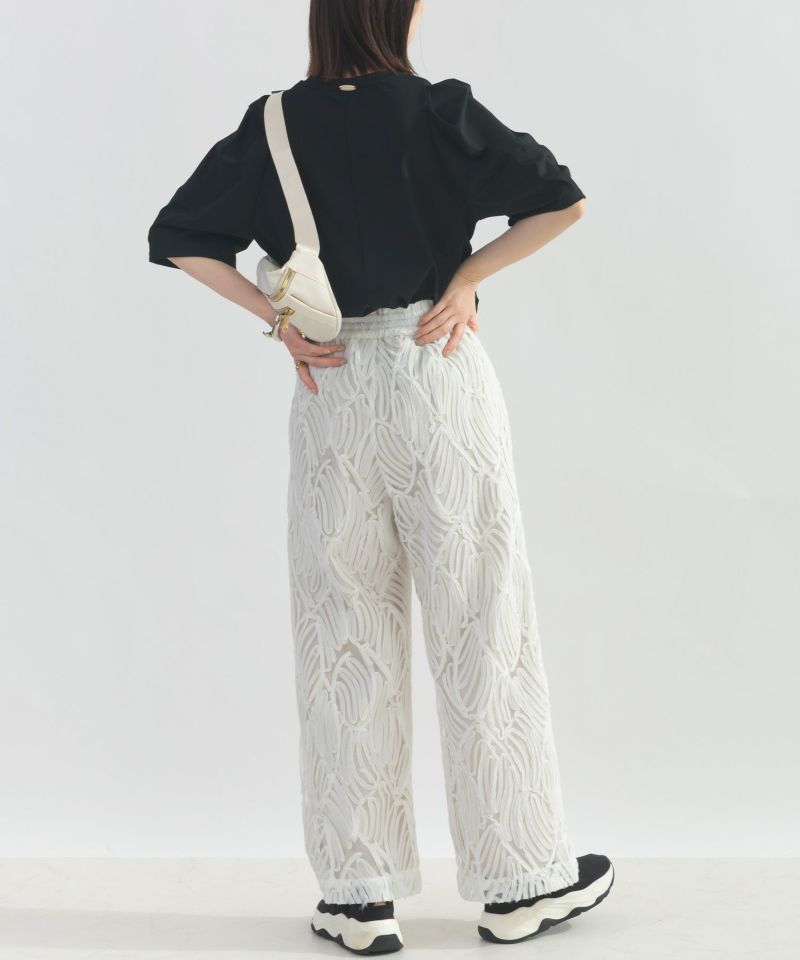 model：H162　着用サイズ：M　オフホワイト