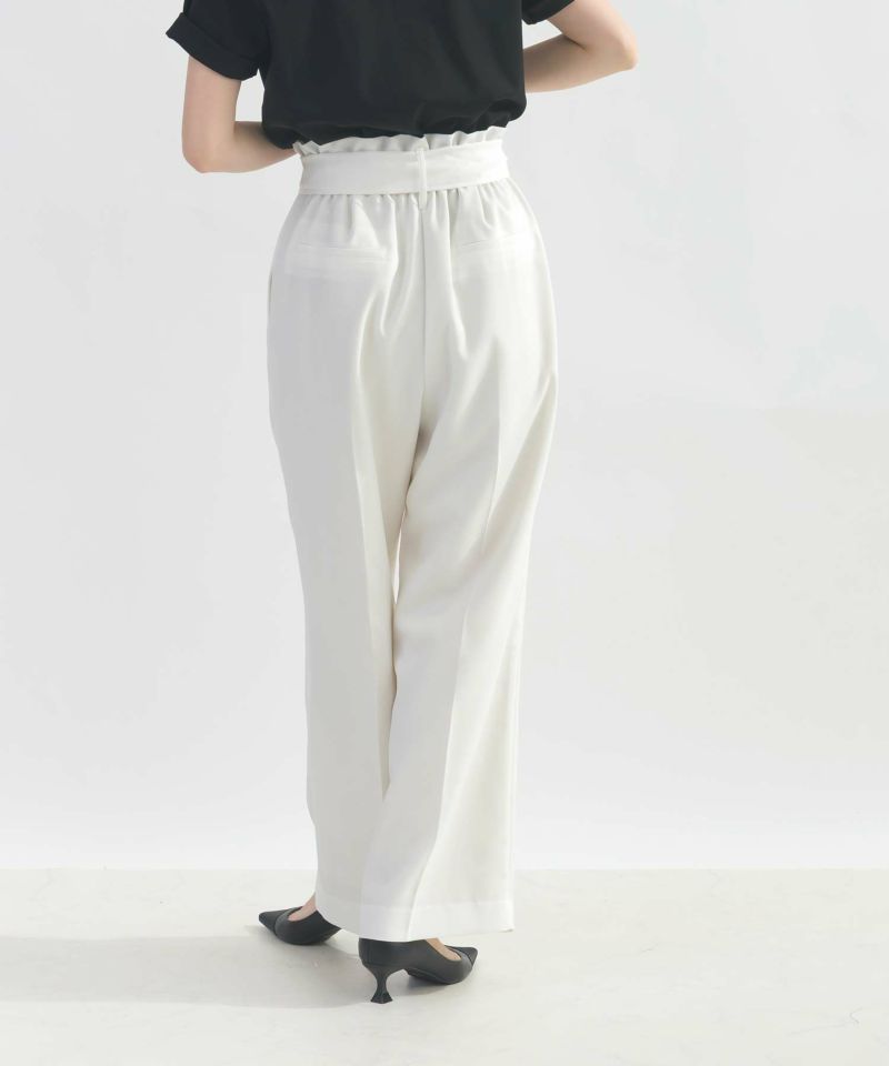 model：H162　着用サイズ：M　オフホワイト