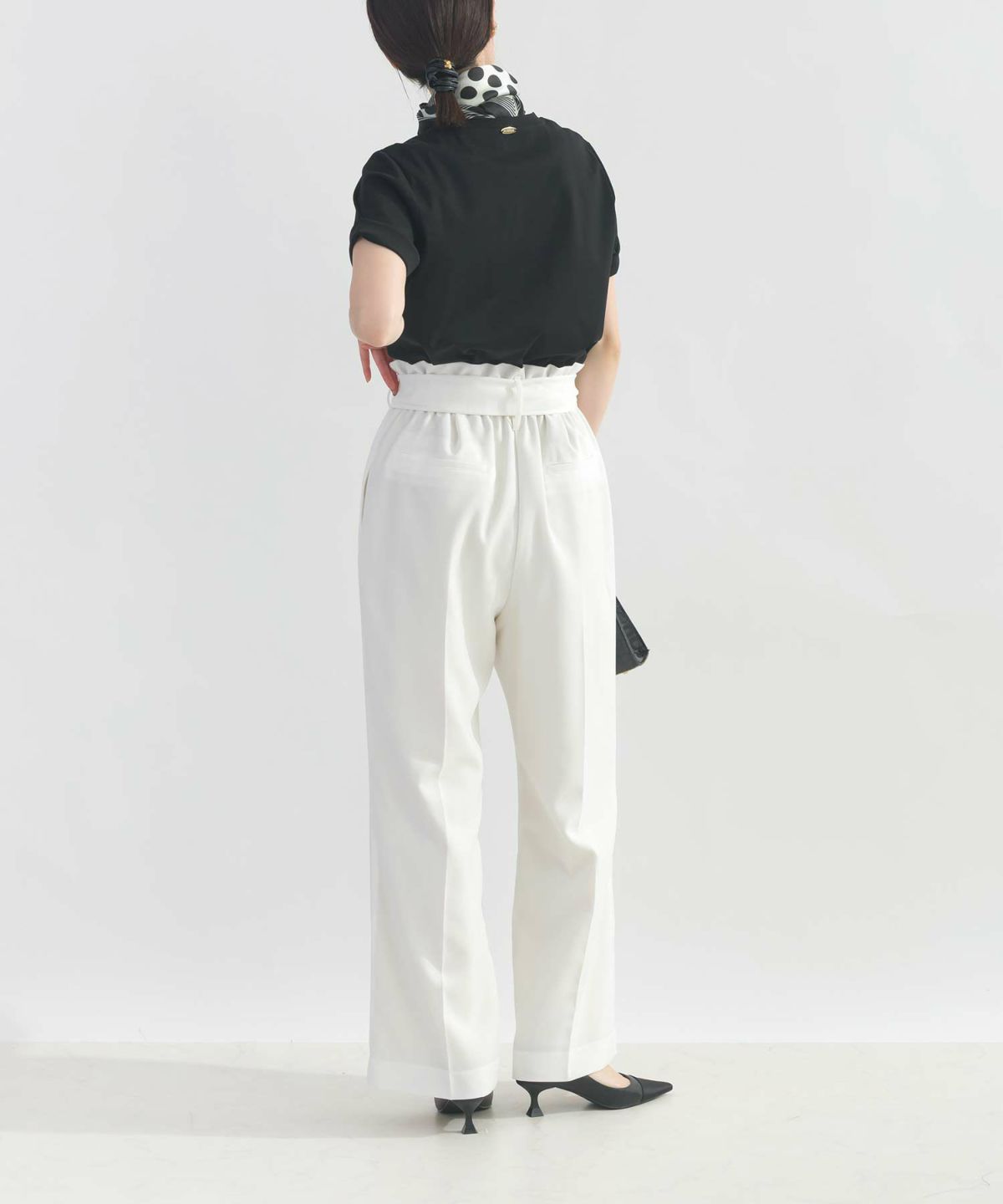 model：H162　着用サイズ：M　オフホワイト