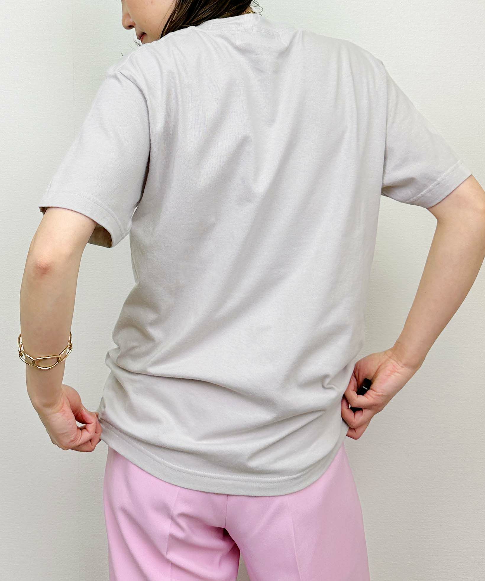model：H164　着用サイズ：M　グレイッシュベージュ