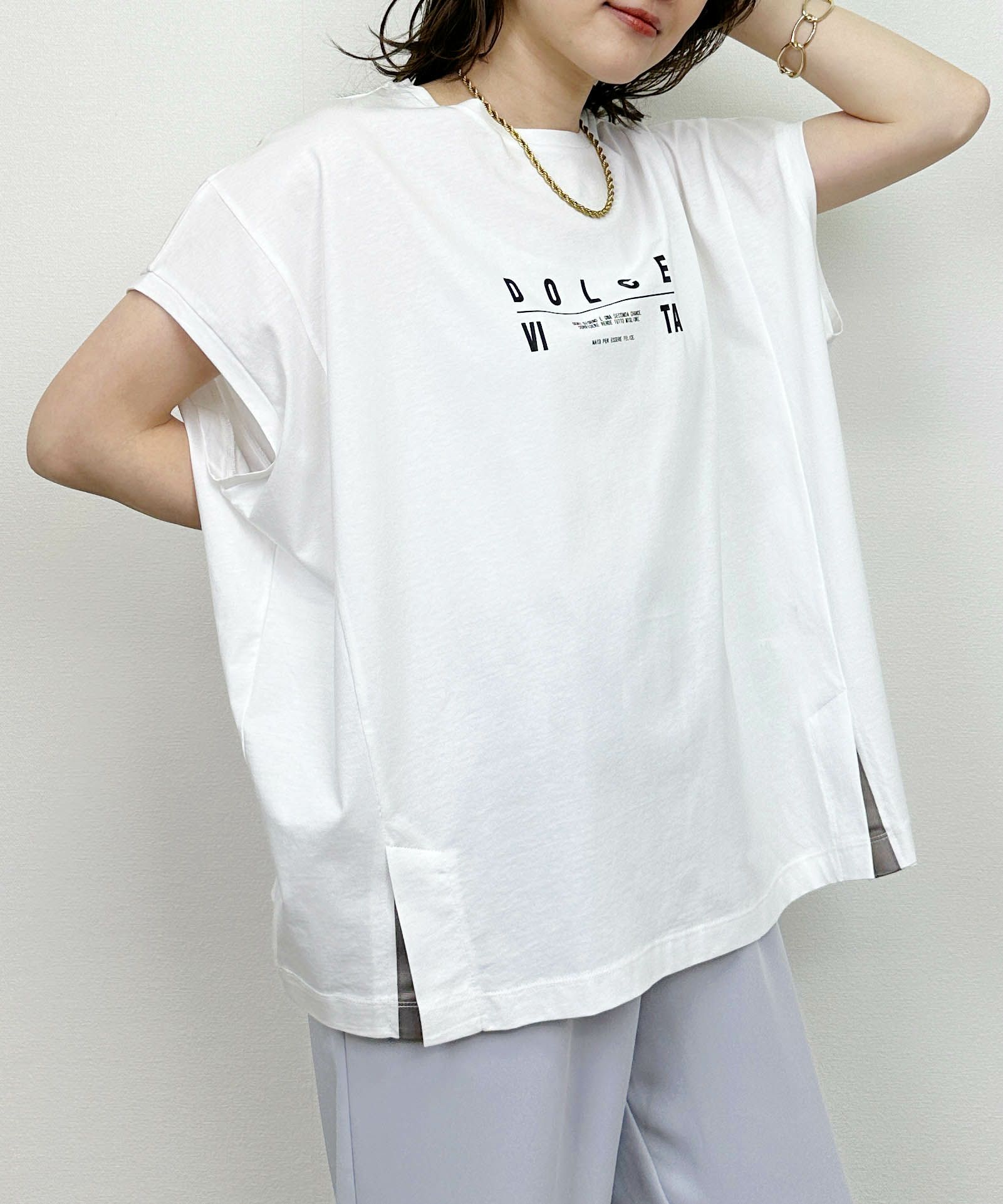 model：H164　着用サイズ：M　オフホワイト