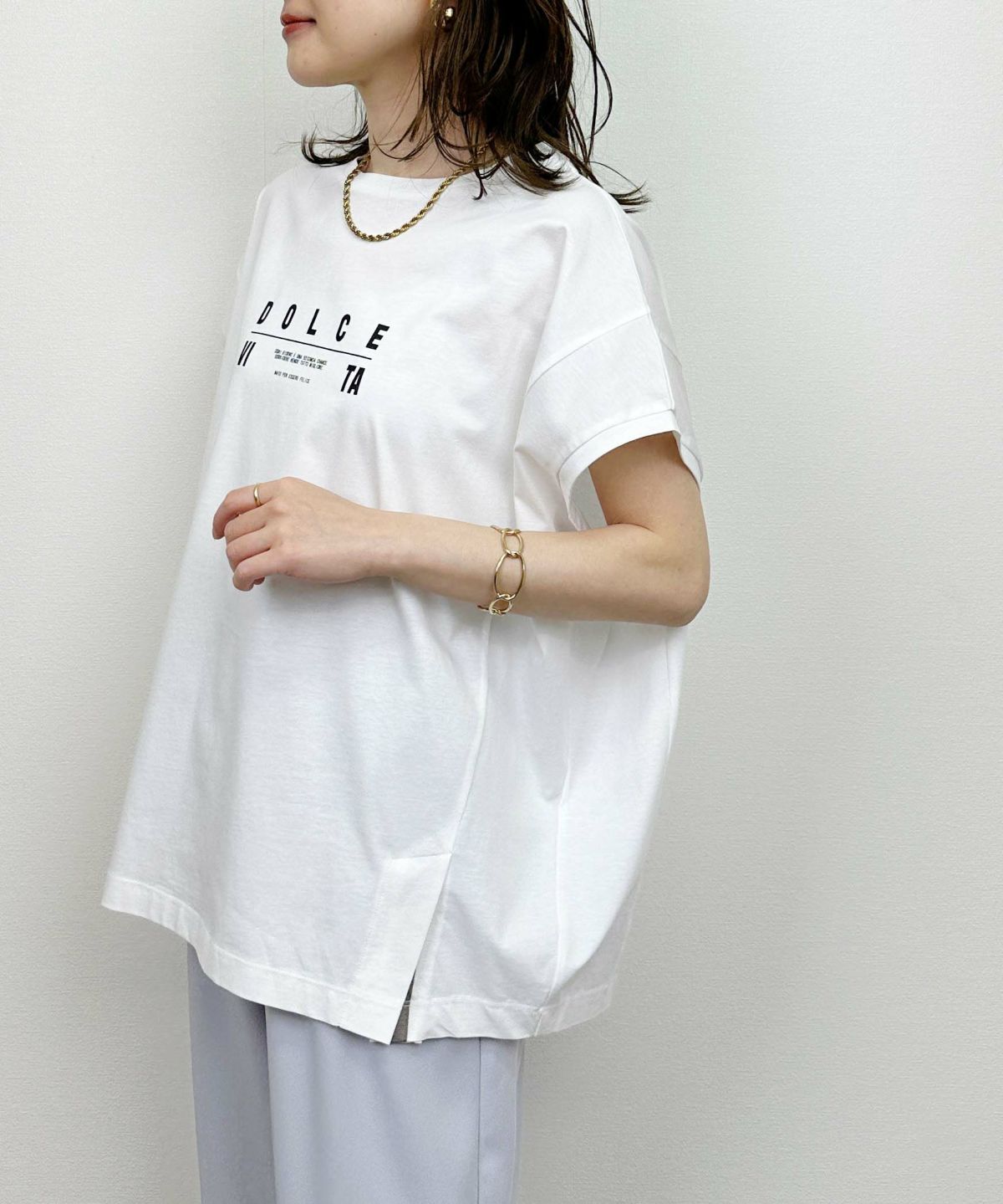 model：H164　着用サイズ：M　オフホワイト