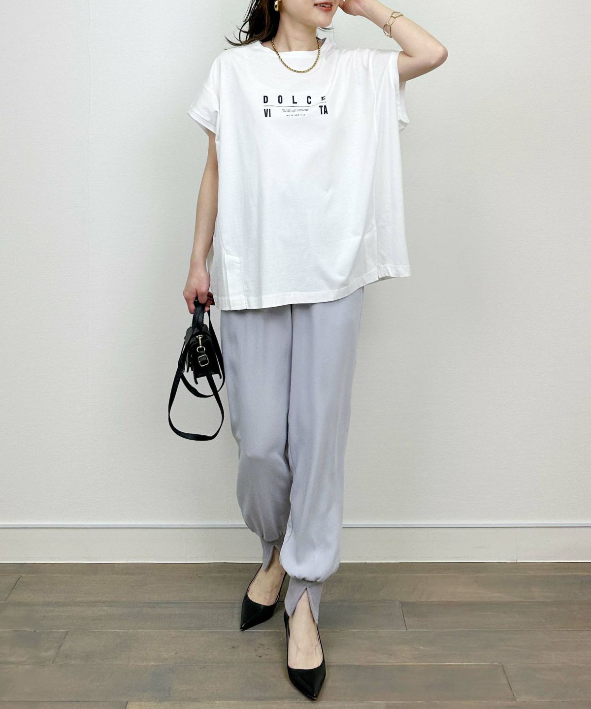 model：H164　着用サイズ：M　オフホワイト