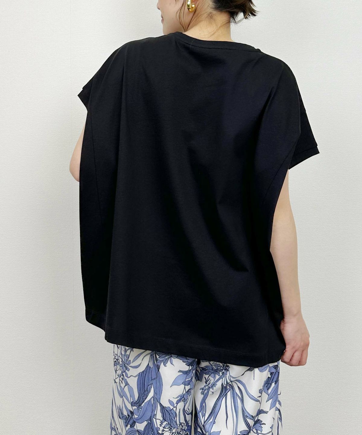 model：H164　着用サイズ：M　ブラック