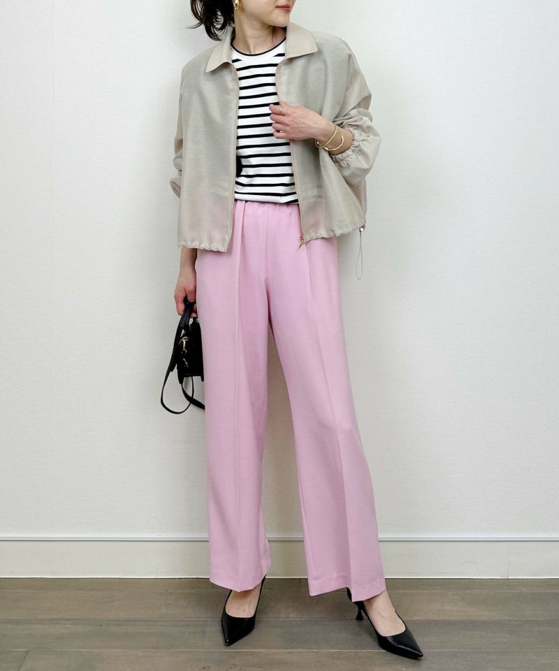 model：H164　着用サイズ：M　グレイッシュベージュ