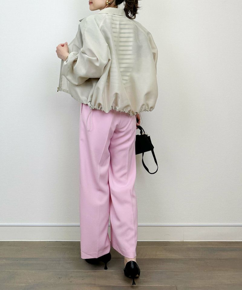 model：H164　着用サイズ：M　グレイッシュベージュ