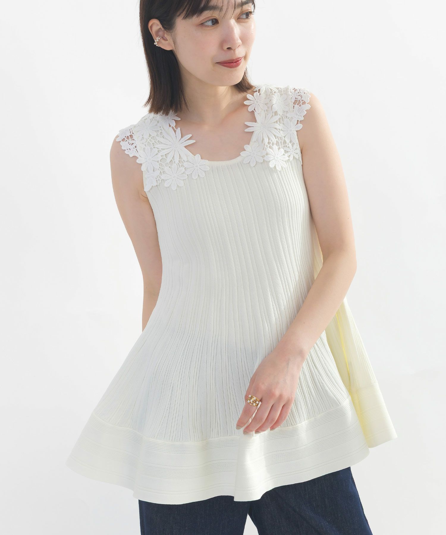 model：H162　着用サイズ：M　オフホワイト
