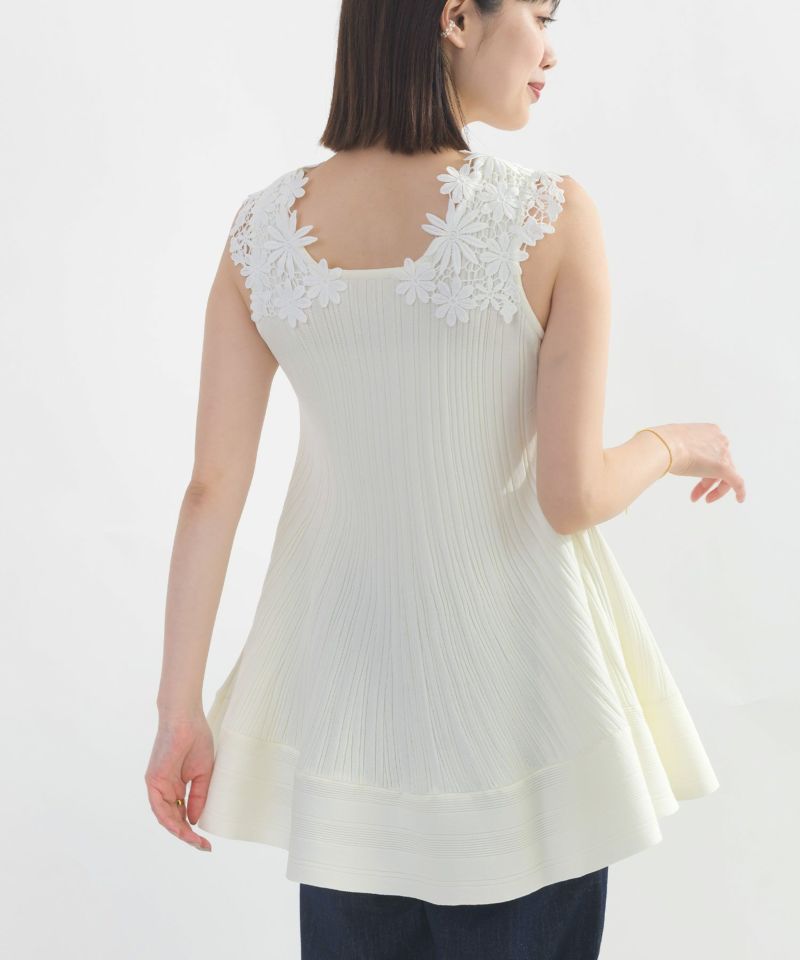 model：H162　着用サイズ：M　オフホワイト