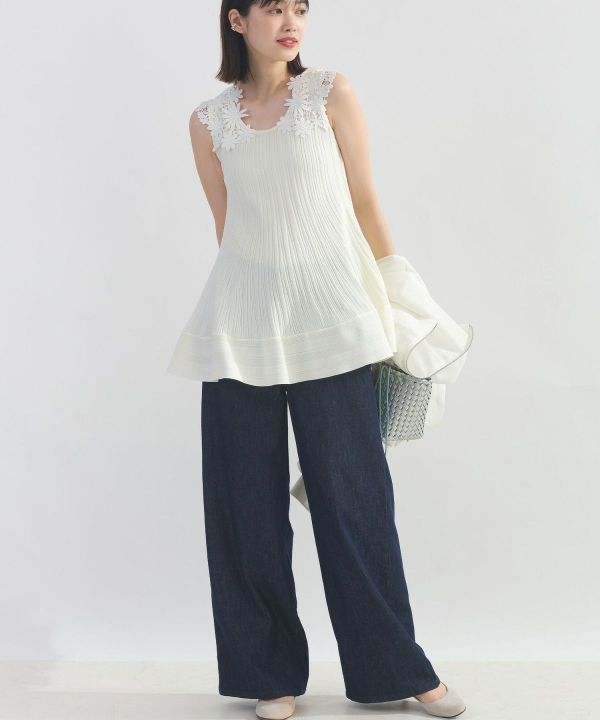 model：H162　着用サイズ：M　オフホワイト