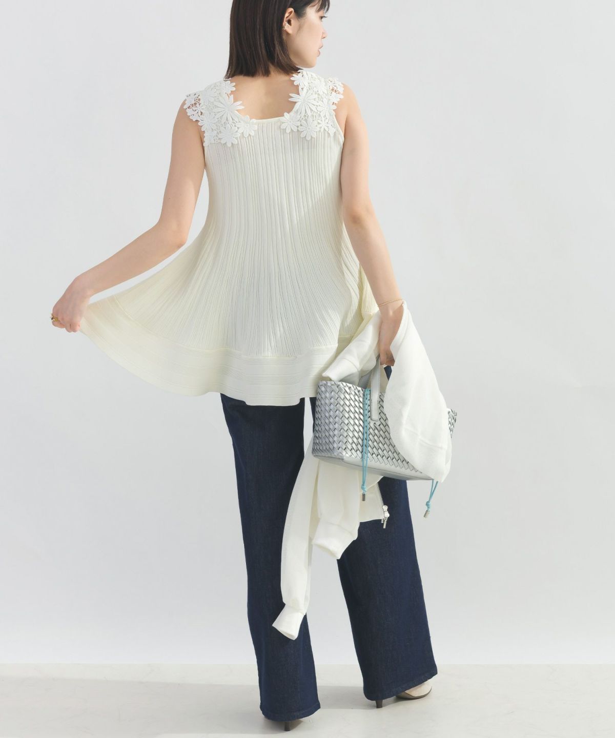 model：H162　着用サイズ：M　オフホワイト