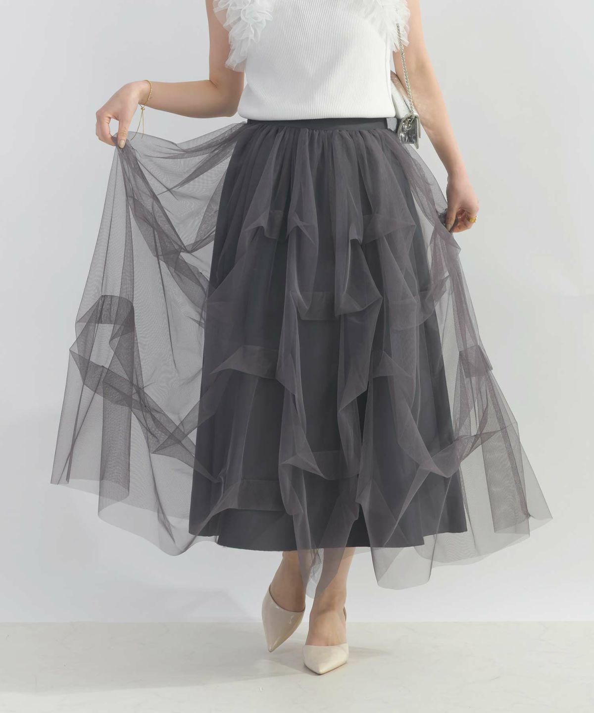 model：H162　着用サイズ：M　チャコールグレー