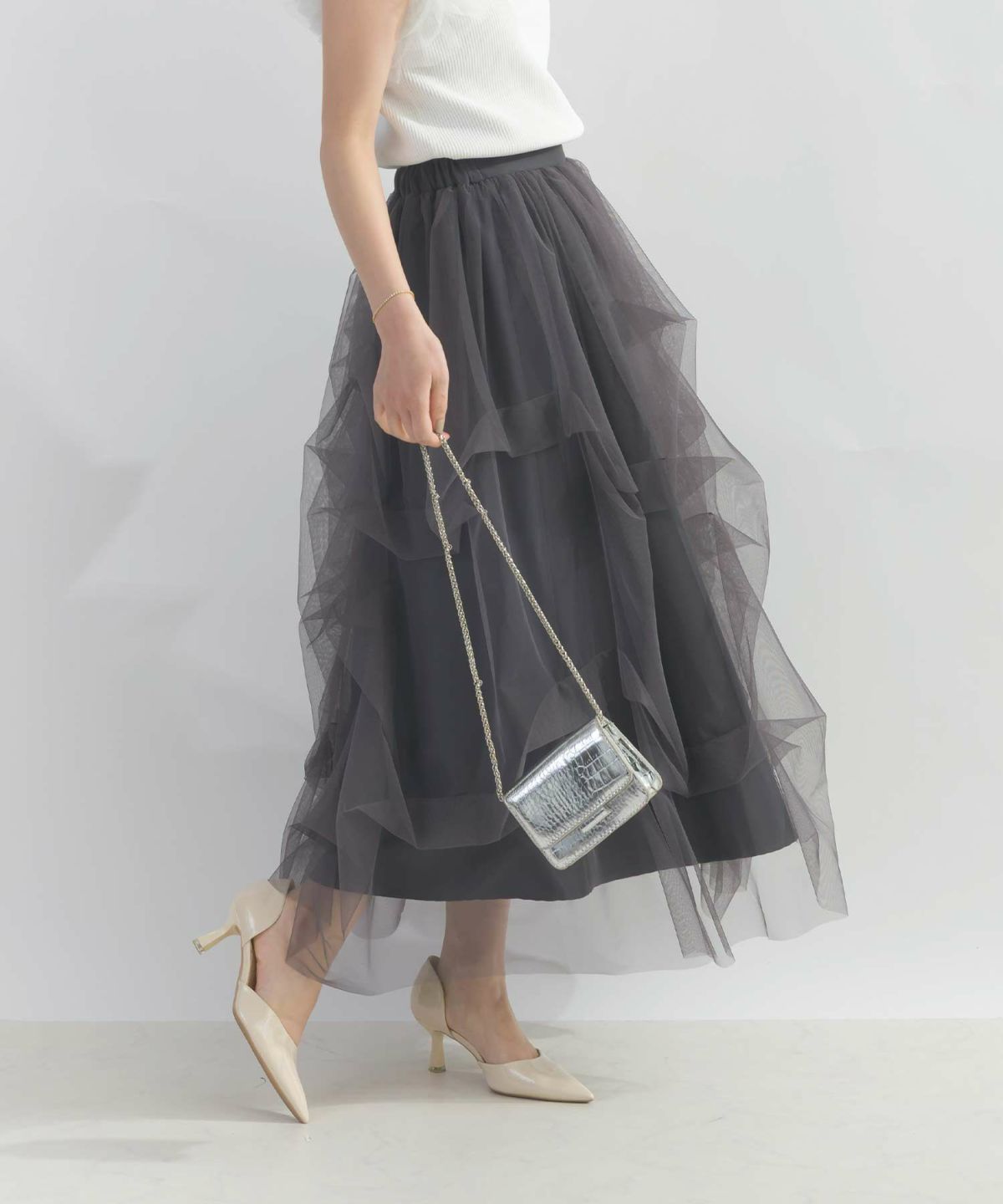 model：H162　着用サイズ：M　チャコールグレー