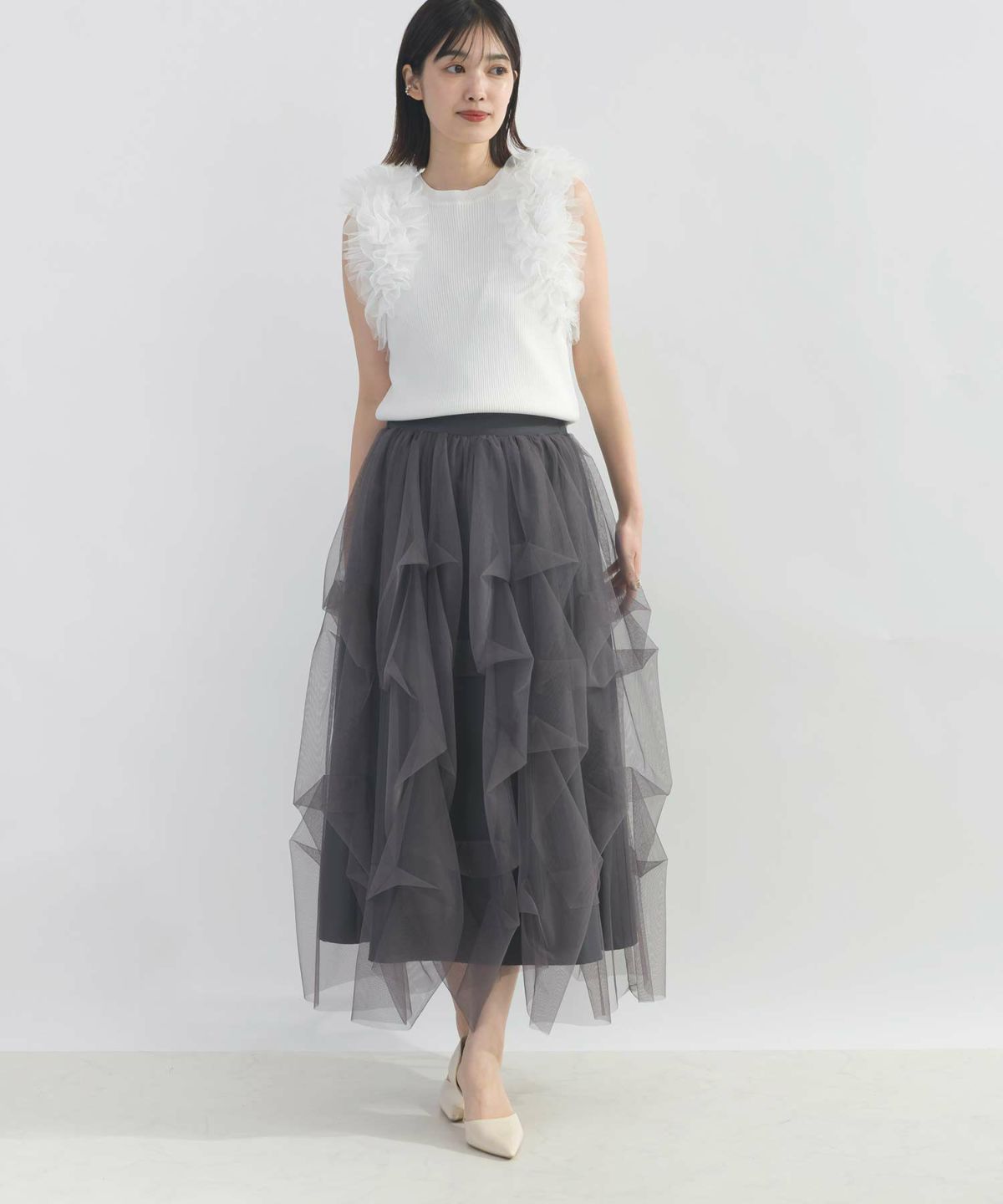 model：H162　着用サイズ：M　チャコールグレー