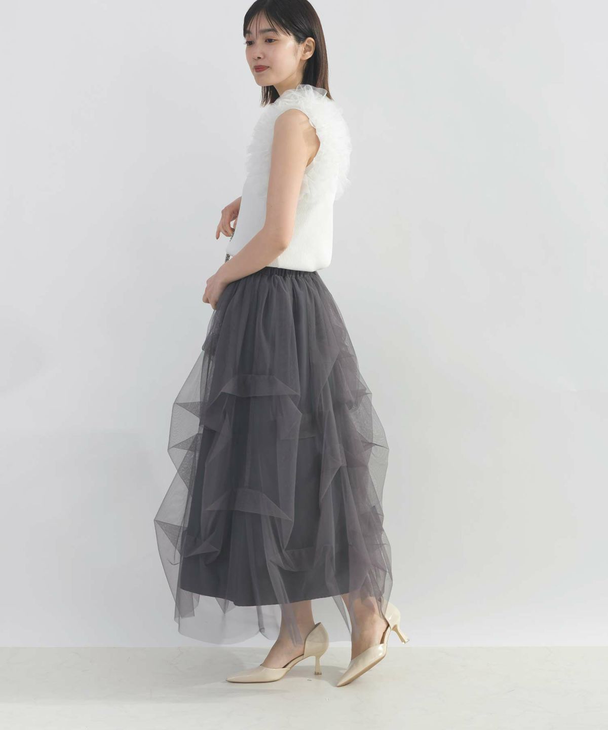 model：H162　着用サイズ：M　チャコールグレー