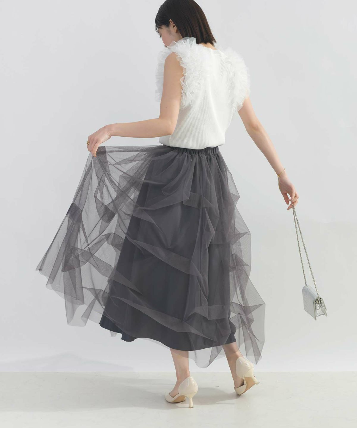 model：H162　着用サイズ：M　チャコールグレー