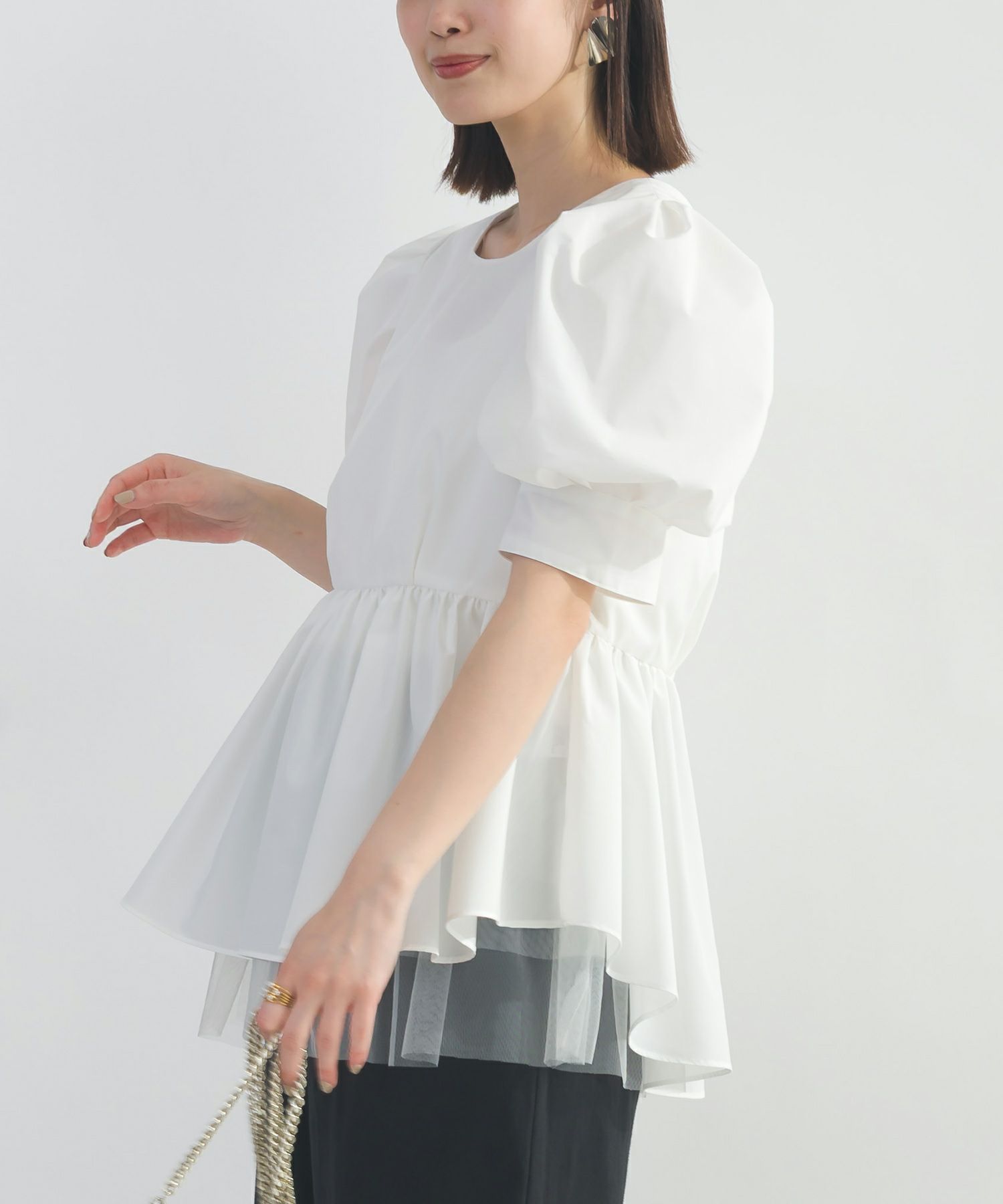 model：H162　着用サイズ：M　オフホワイト