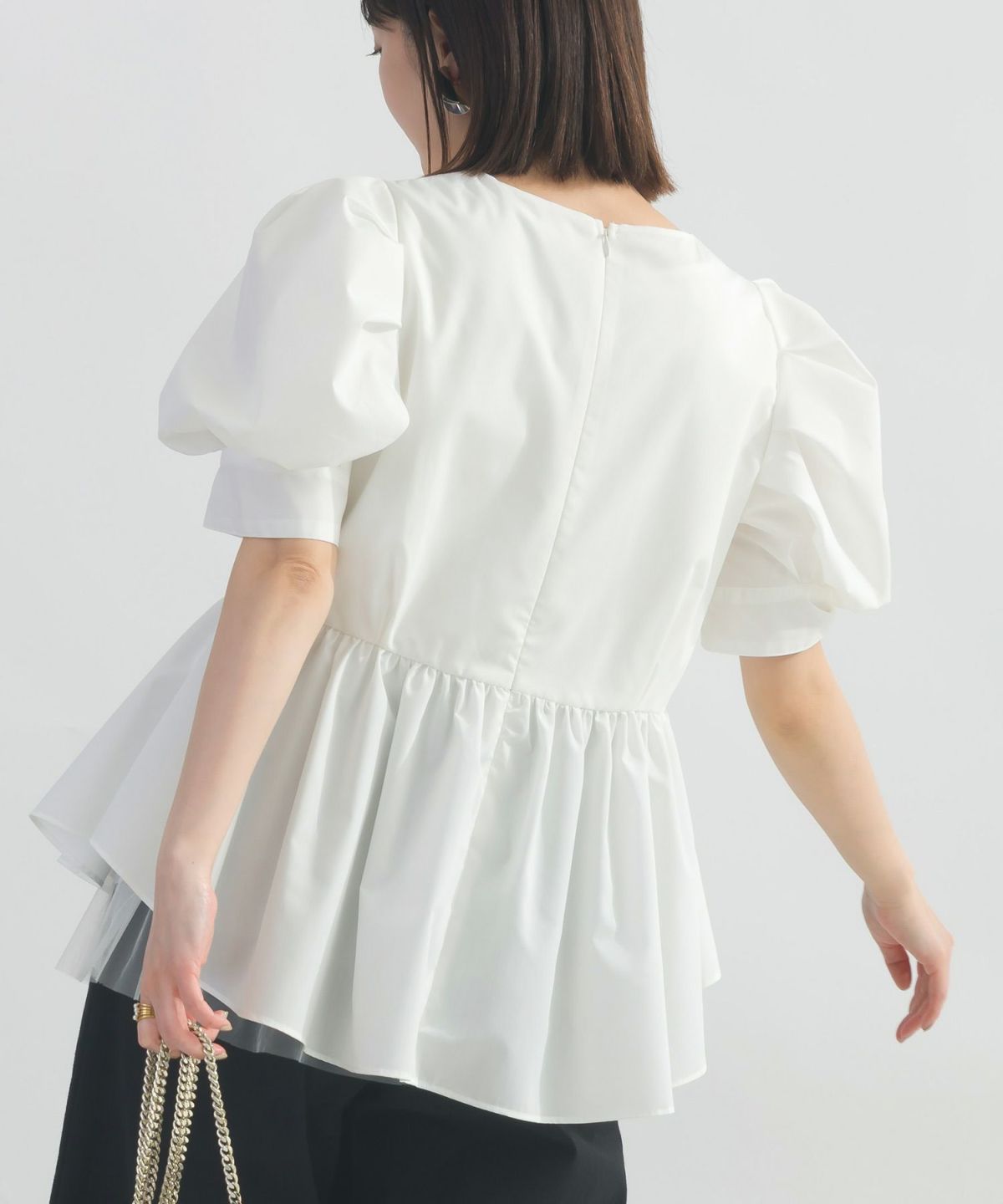 model：H162　着用サイズ：M　オフホワイト