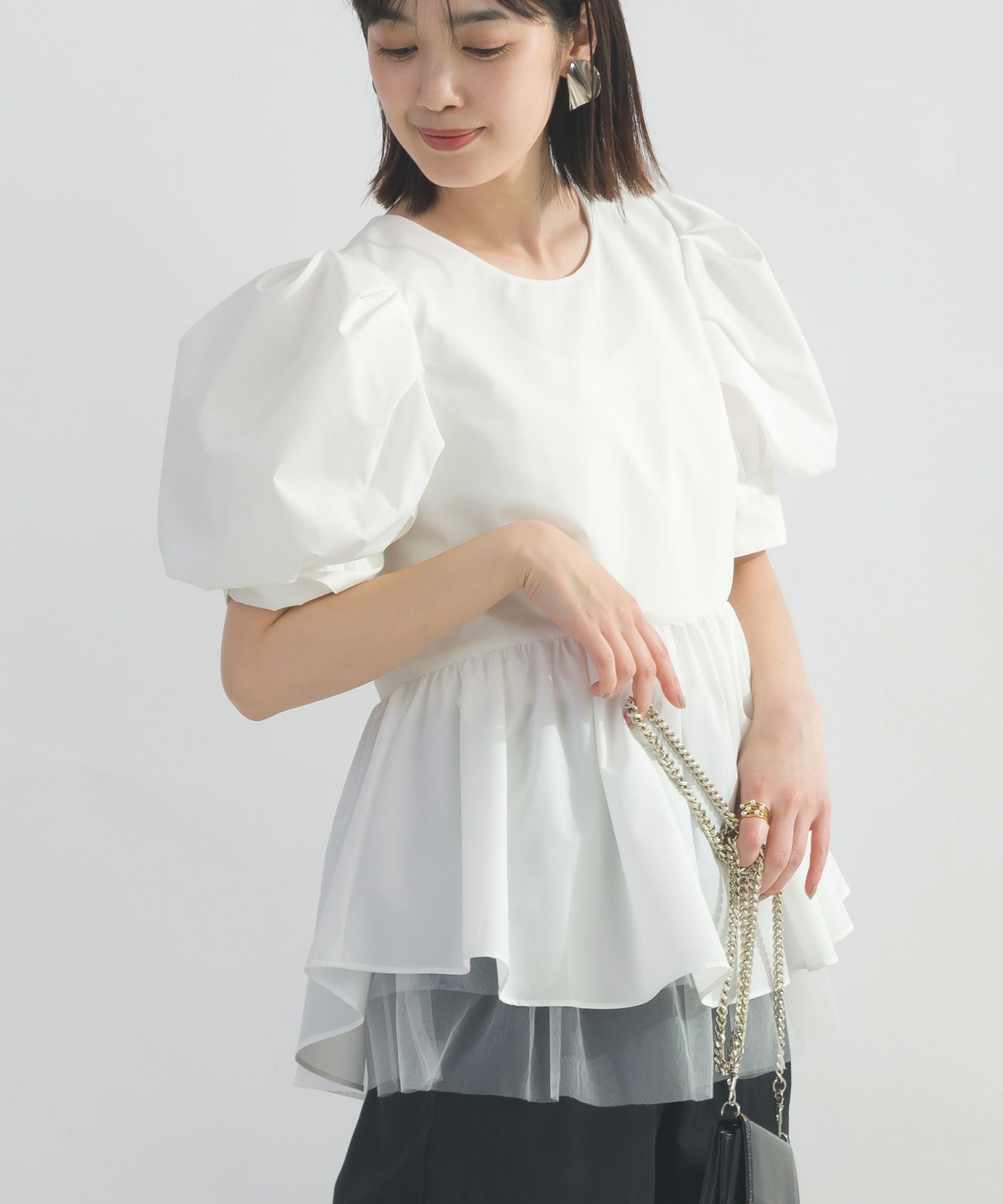 model：H162　着用サイズ：M　オフホワイト