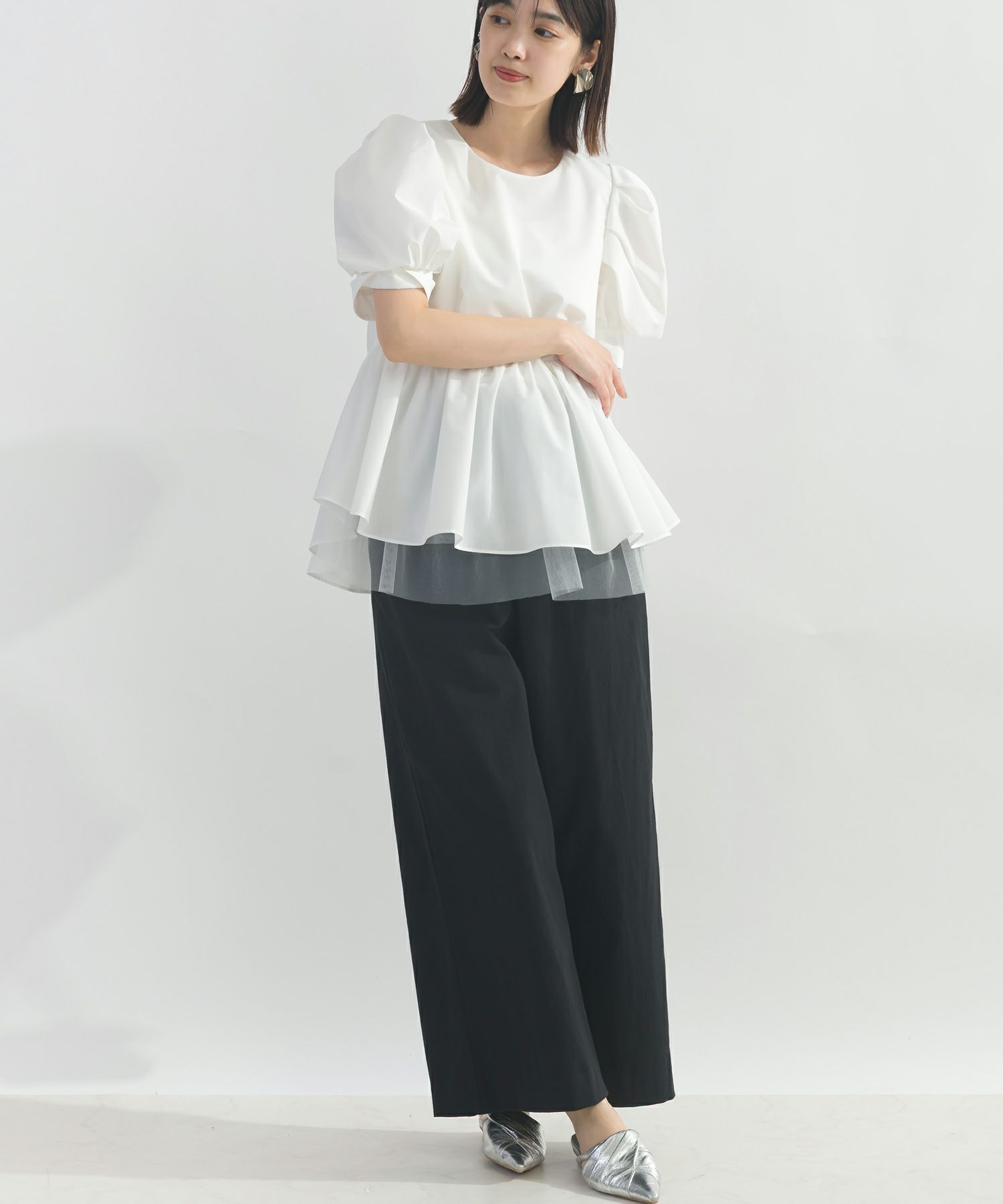 model：H162　着用サイズ：M　オフホワイト