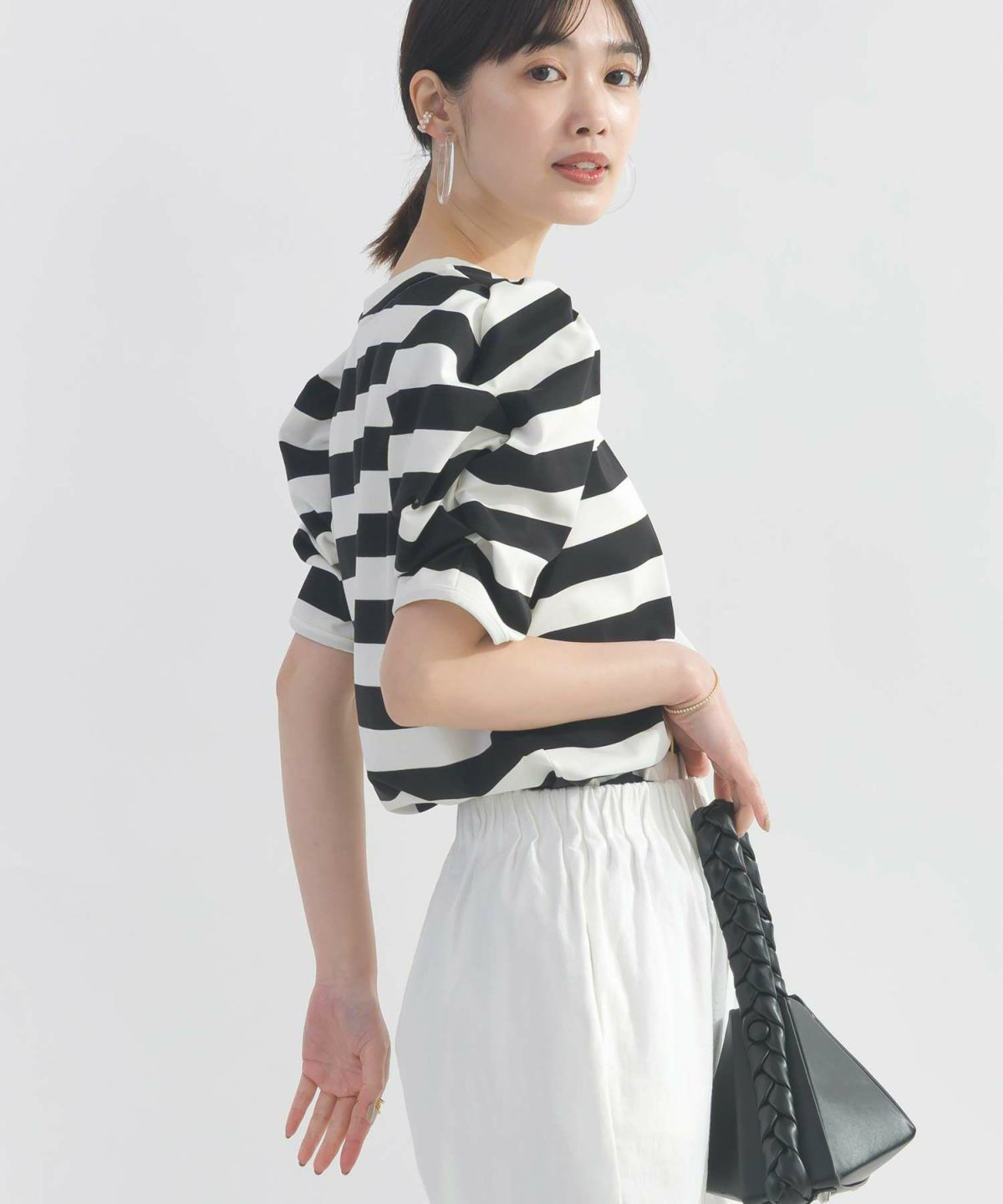 model：H162　着用サイズ：M　ホワイト系その他（ボーダー）