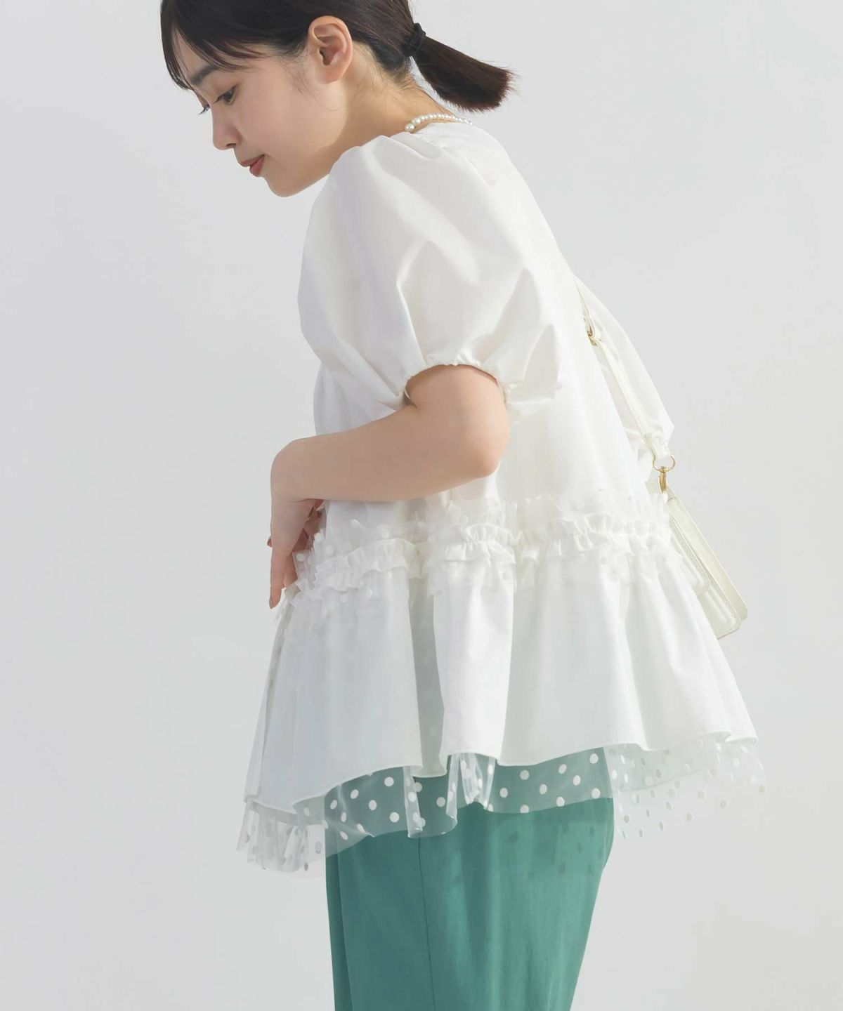 model：H162　着用サイズ：M　オフホワイト