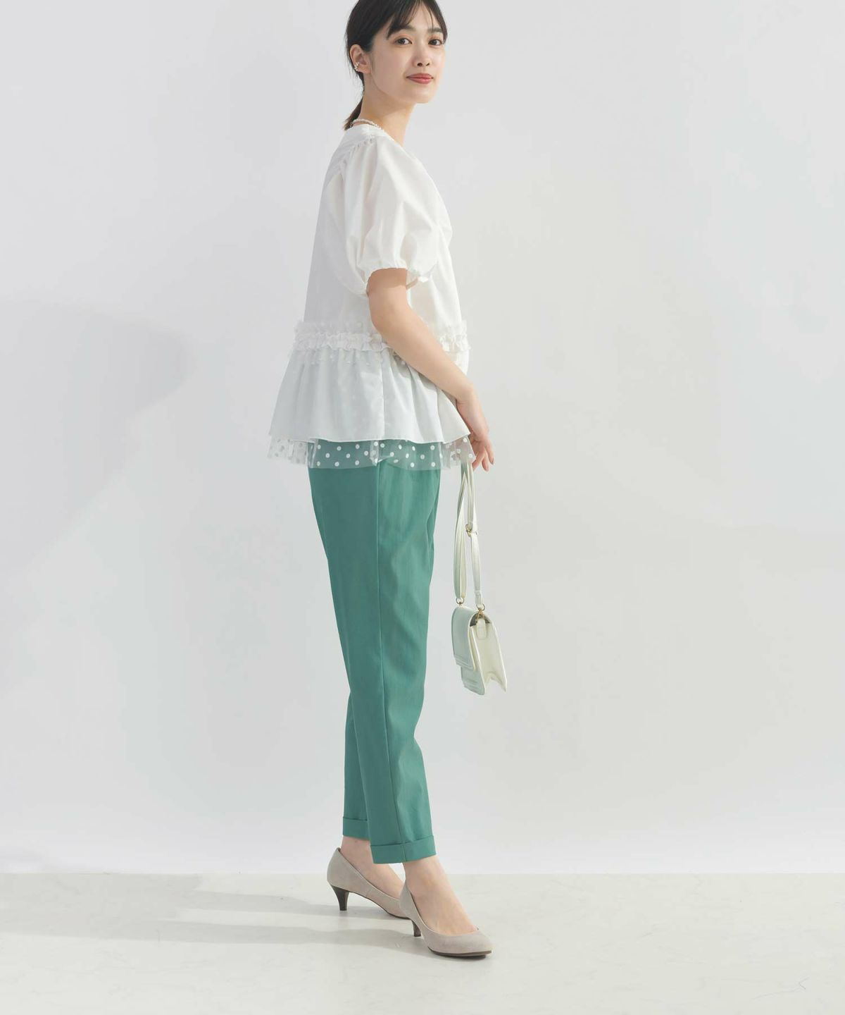 model：H162　着用サイズ：M　オフホワイト