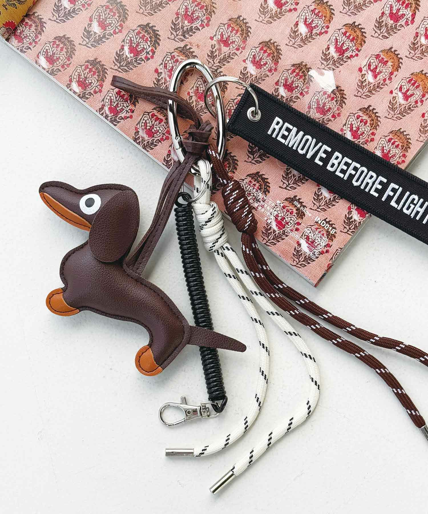 専用 ハンドメイド 刺繍 ダックスフンド ミニバッグキーホルダー