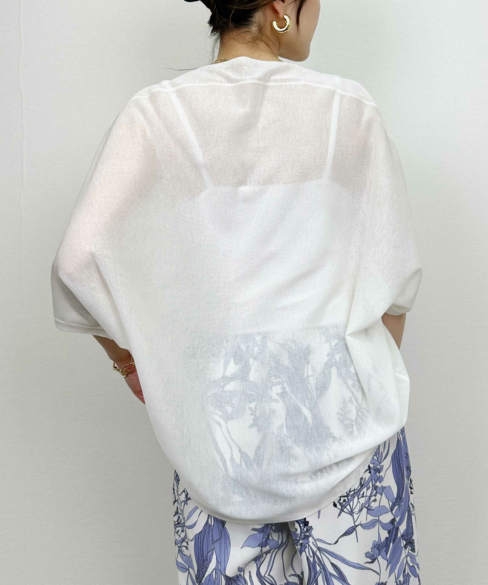 model：H164　着用サイズ：M　オフホワイト