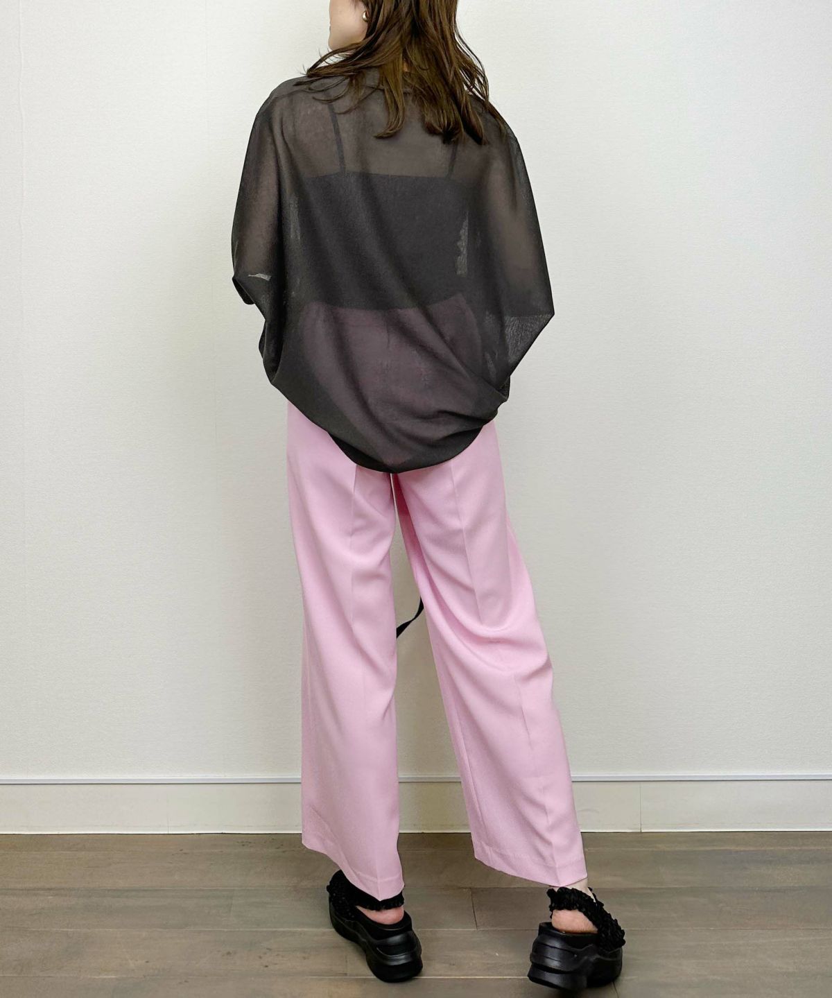 model：H164　着用サイズ：M　チャコールグレー