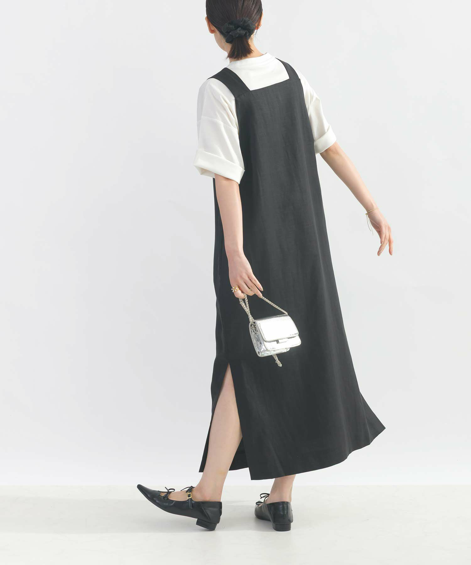 model：H162　着用サイズ：M　ブラック　Uネックver