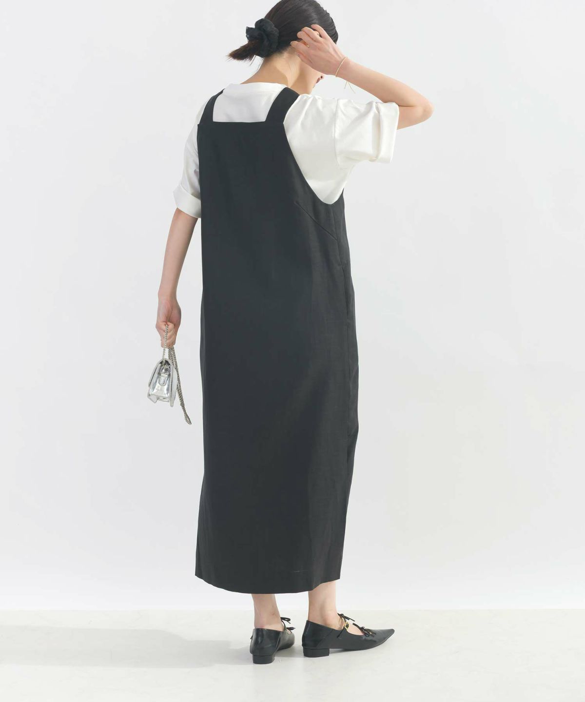 model：H162　着用サイズ：M　ブラック　Uネックver