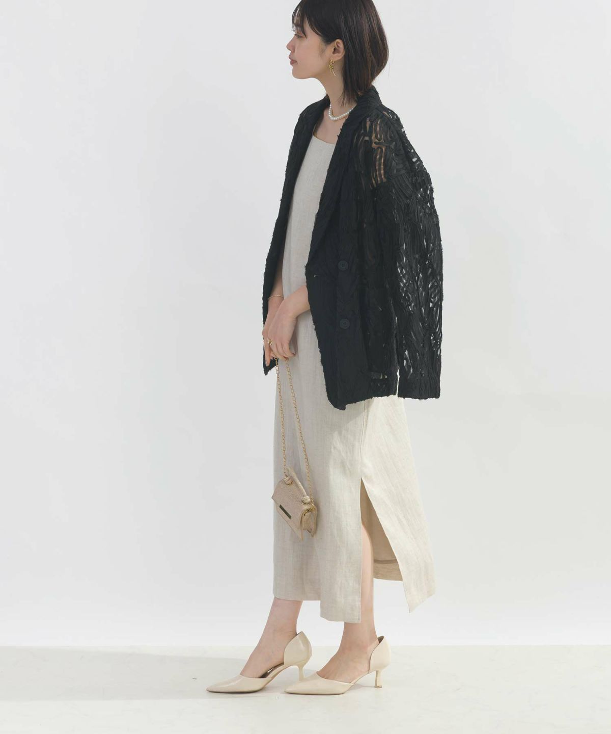 model：H162　着用サイズ：M　ベージュ　スクエアネックver