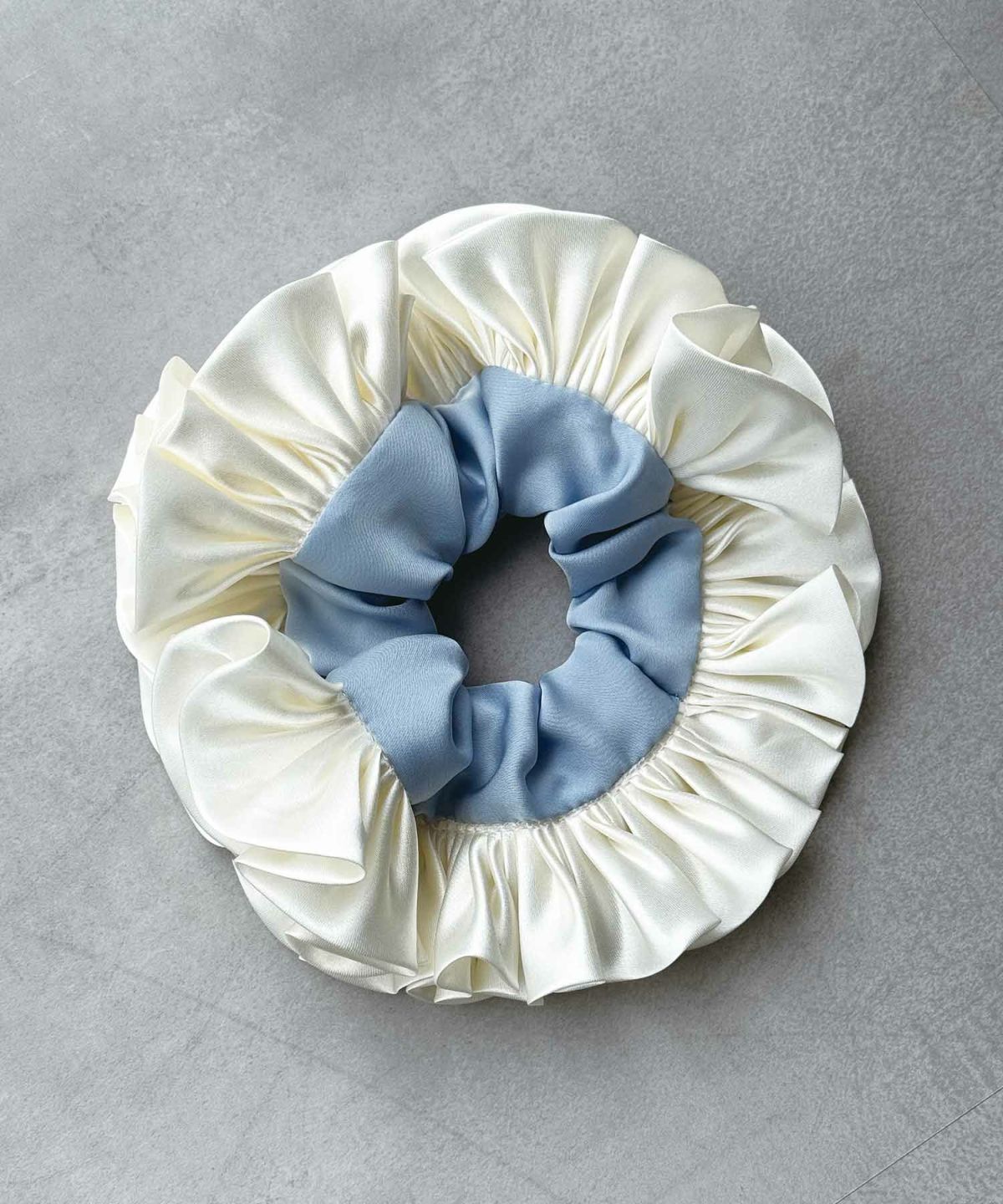 サックスブルー