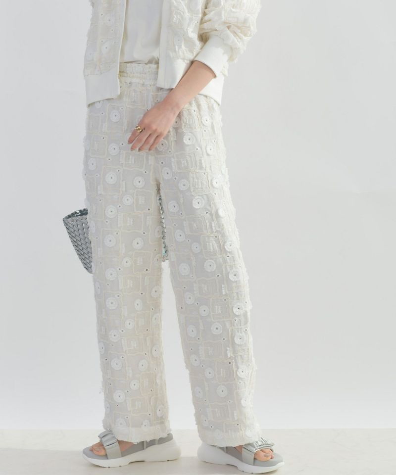 model：H162　着用サイズ：M　オフホワイト（セットアップで）