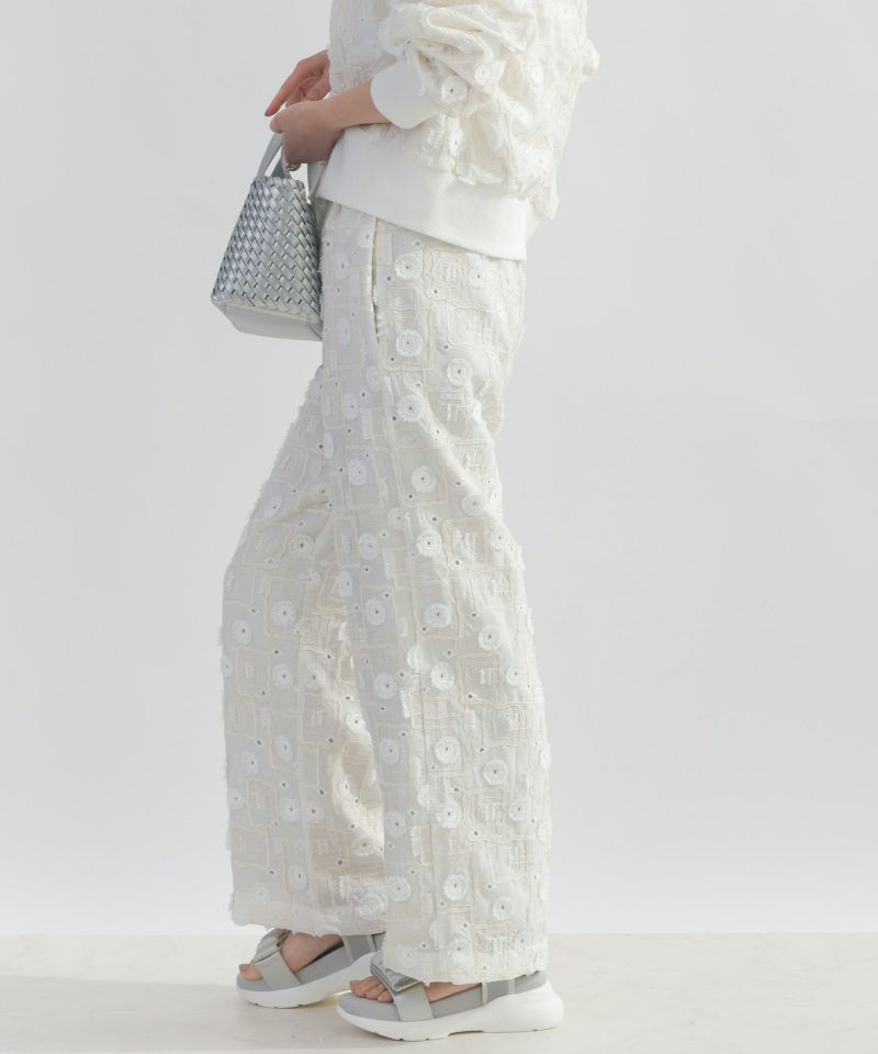 model：H162　着用サイズ：M　オフホワイト（セットアップで）