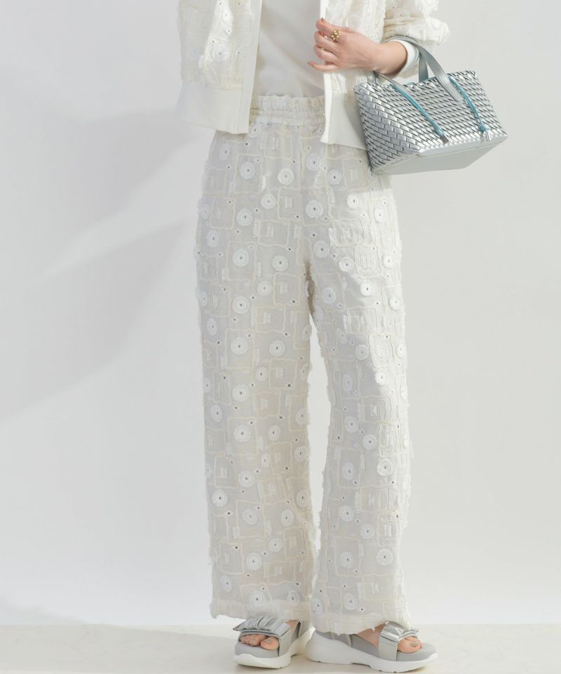 model：H162　着用サイズ：M　オフホワイト（セットアップで）