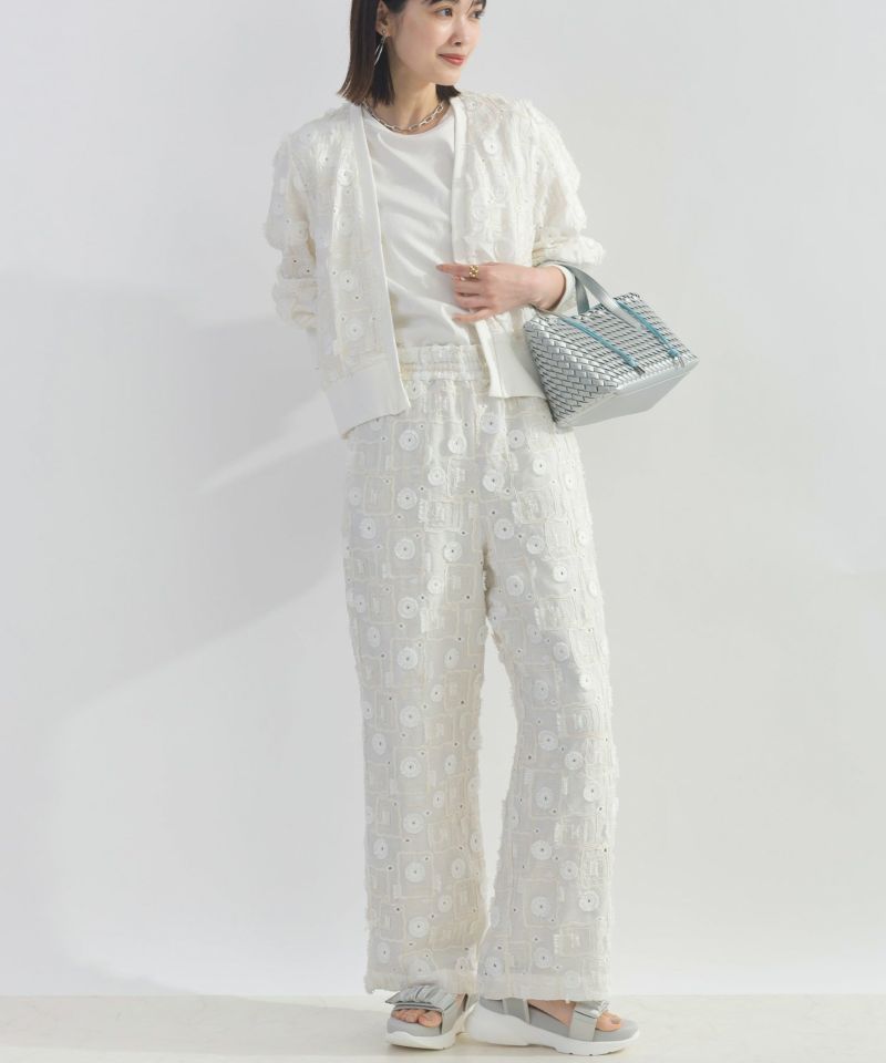 model：H162　着用サイズ：M　オフホワイト（セットアップで）