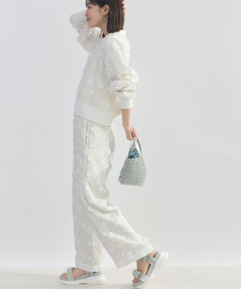 model：H162　着用サイズ：M　オフホワイト（セットアップで）