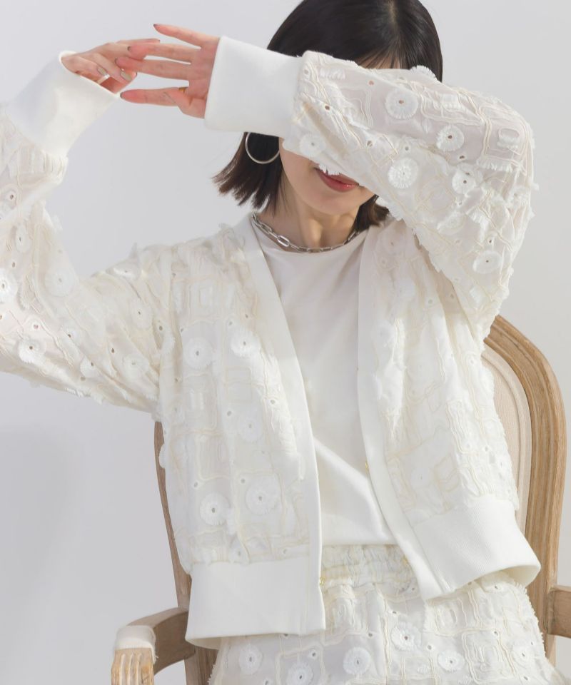 model：H162　着用サイズ：M　オフホワイト（セットアップで）